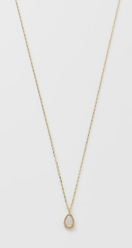 Agat K10 Opal Necklace featuring a 0.6 x 0.4 cm opal pendant on a 40 cm adjustable gold chain