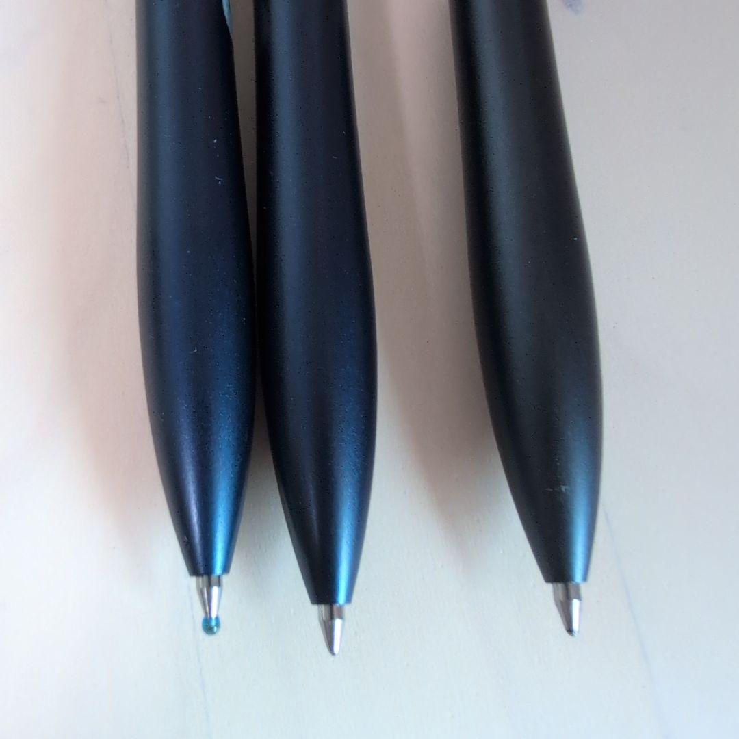 Pilot Drive 3-piece stationery set showing one pen with cover and two pens without covers