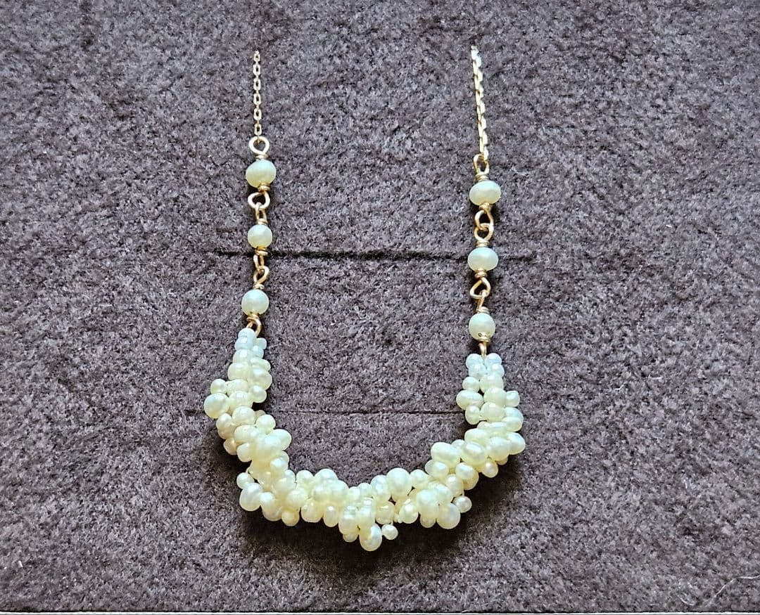 agete K10 gold pearl necklace with 41 cm chain on white background