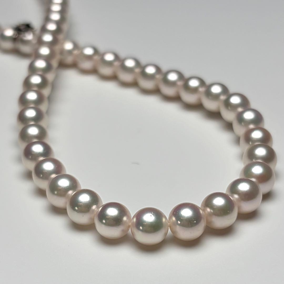 Mikimoto Akoya pearl necklace with white rosé interference pearls and silver M-Charm clasp, 43cm length
