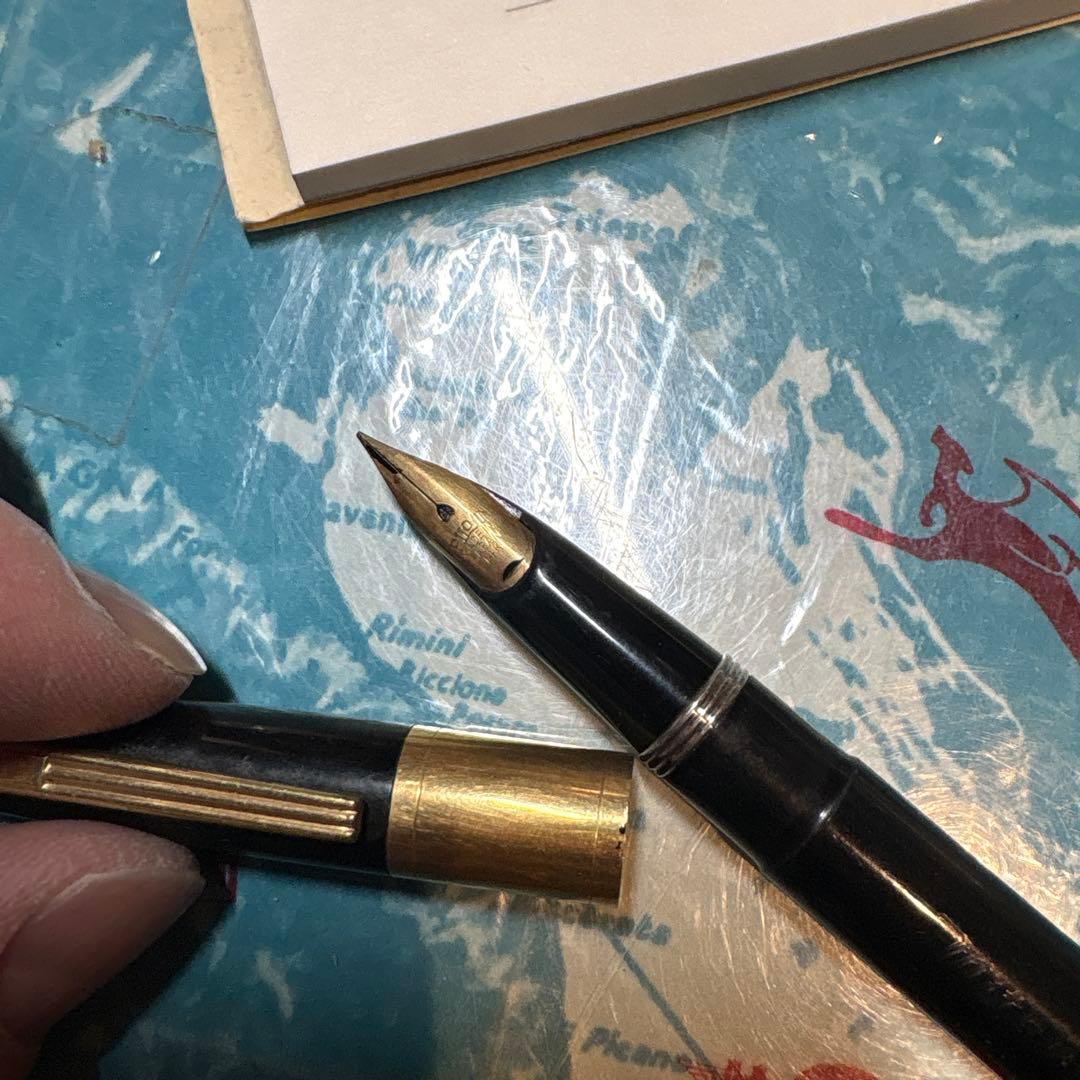 Pilot Super 200 fountain pen with 14k gold tip and Mitsubishi engraving on body including ink cartridge