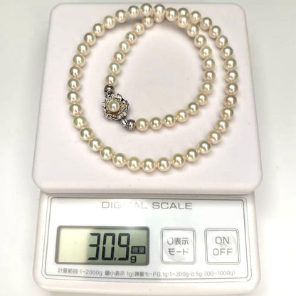 Aurora interference colored white Akoya pearl necklace with 7mm pearls and 45 cm length