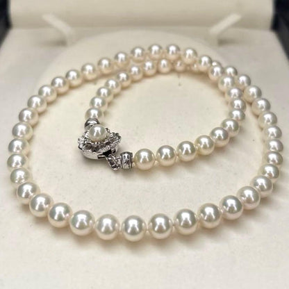 Aurora interference colored white Akoya pearl necklace with 7mm pearls and 45 cm length