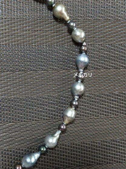 Black Tahitian Keshi pearl necklace with Akoya pearls, 61cm length, featuring large and small pearls