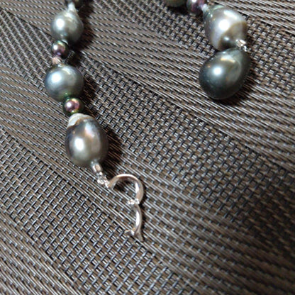 Black Tahitian Keshi pearl necklace with Akoya pearls, 61cm length, featuring large and small pearls