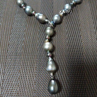 Black Tahitian Keshi pearl necklace with Akoya pearls, 61cm length, featuring large and small pearls