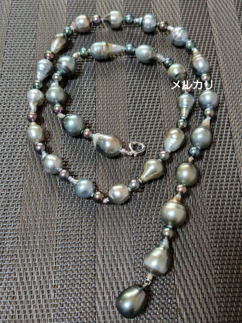 Black Tahitian Keshi pearl necklace with Akoya pearls, 61cm length, featuring large and small pearls