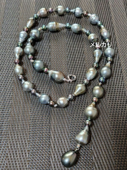Black Tahitian Keshi pearl necklace with Akoya pearls, 61cm length, featuring large and small pearls