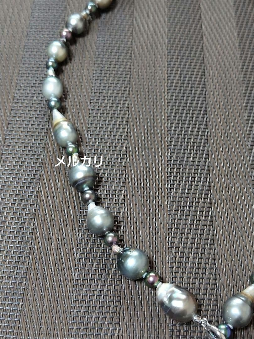 Black Tahitian Keshi pearl necklace with Akoya pearls, 61cm length, featuring large and small pearls