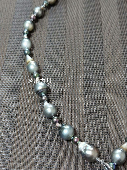 Black Tahitian Keshi pearl necklace with Akoya pearls, 61cm length, featuring large and small pearls
