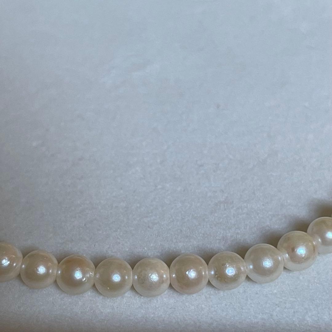 Akoya pearl necklace and matching earrings with 5mm round white pearls and 40.5mm silver necklace