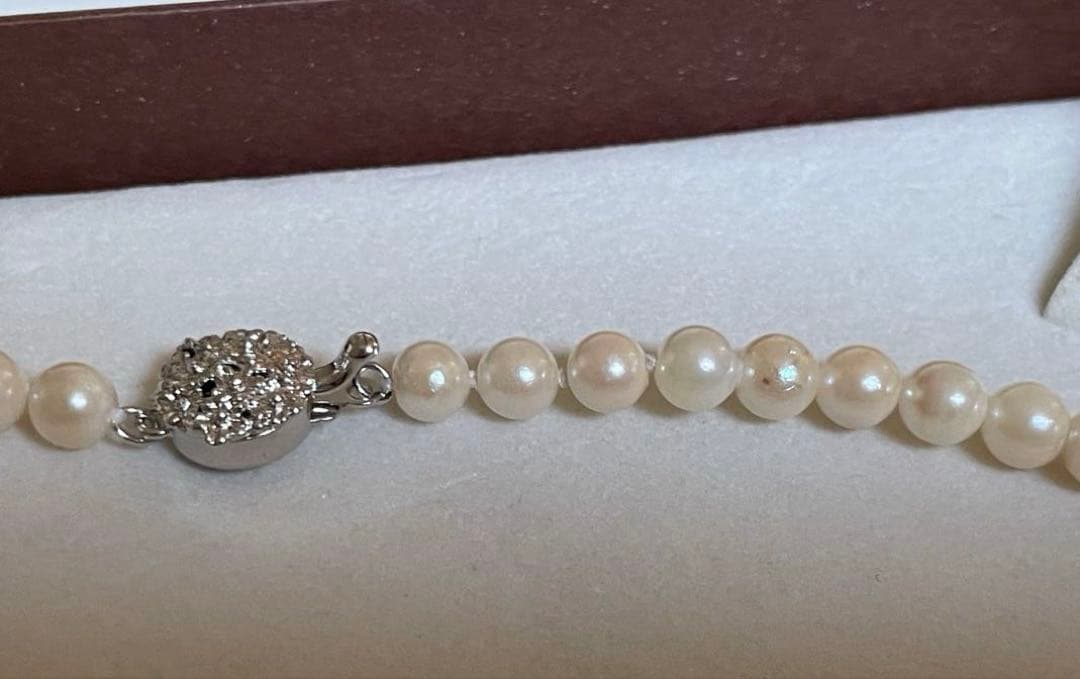 Akoya pearl necklace and matching earrings with 5mm round white pearls and 40.5mm silver necklace
