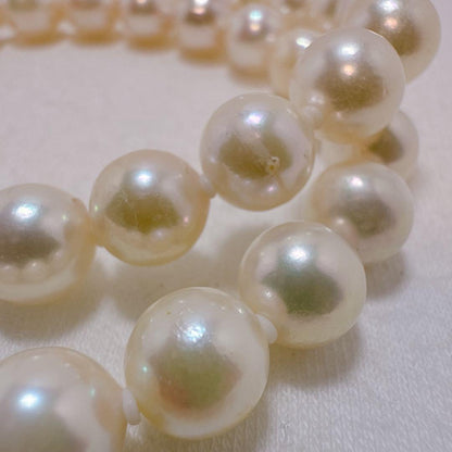 Akoya pearl necklace featuring 8.2mm round real pearls on a 43cm silver chain with silver findings