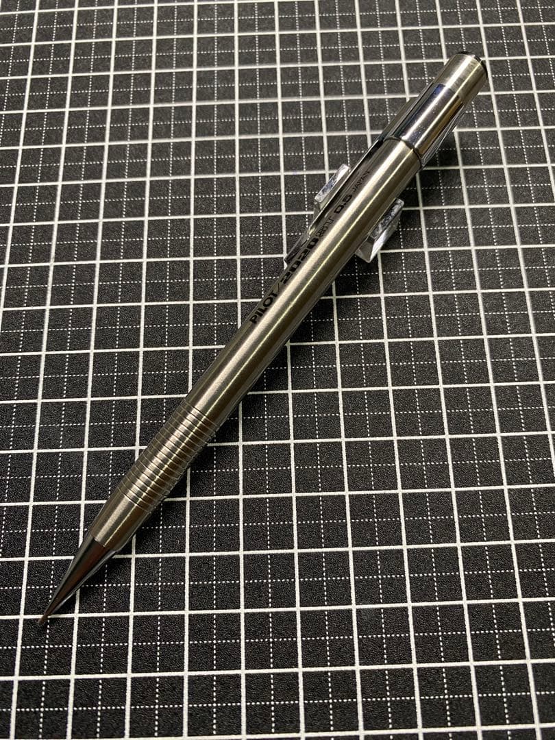 PILOT 2020ST mechanical pencil lead 0.5mm showing condition with scratches and rust