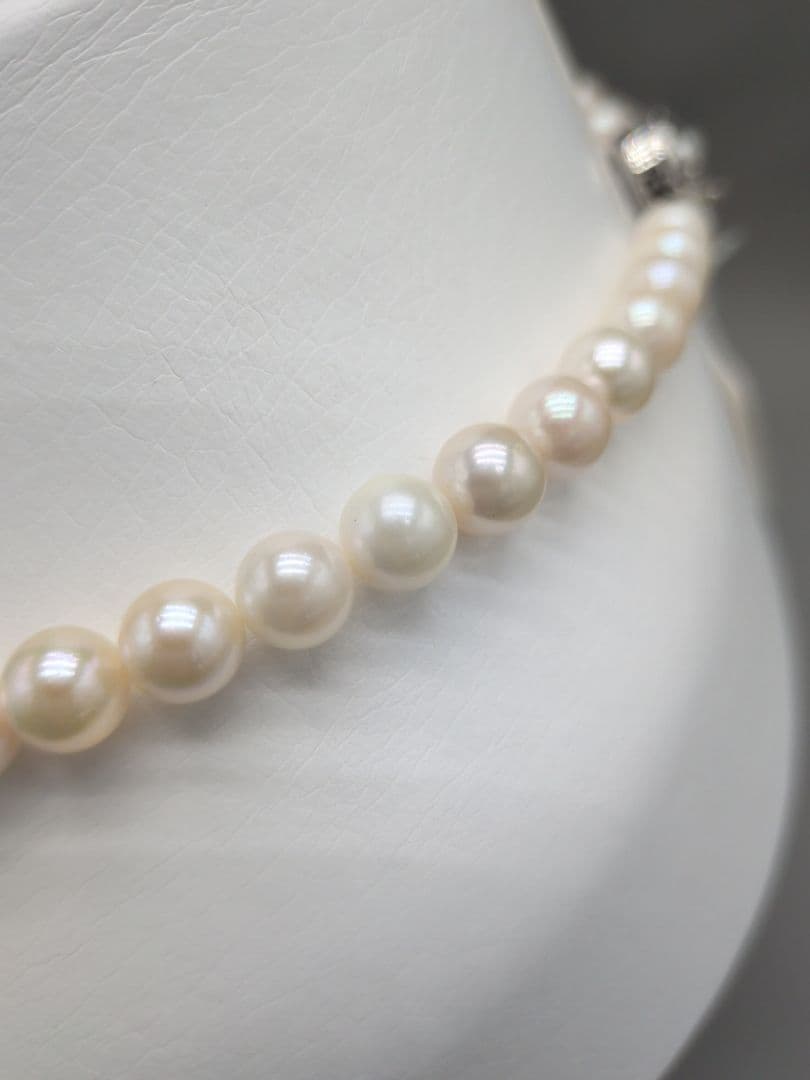 Akoya genuine pearl necklace with 7mm white pearls and silver clasp measuring 41.5cm