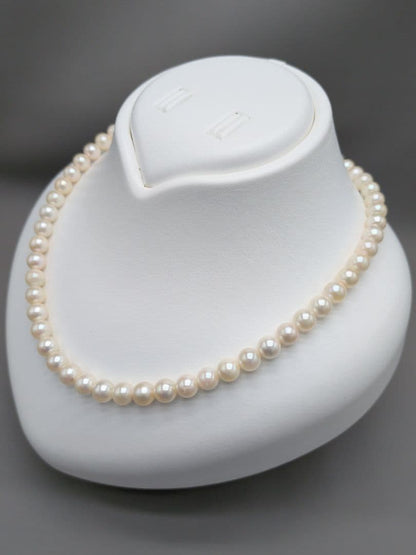 Akoya genuine pearl necklace with 7mm white pearls and silver clasp measuring 41.5cm