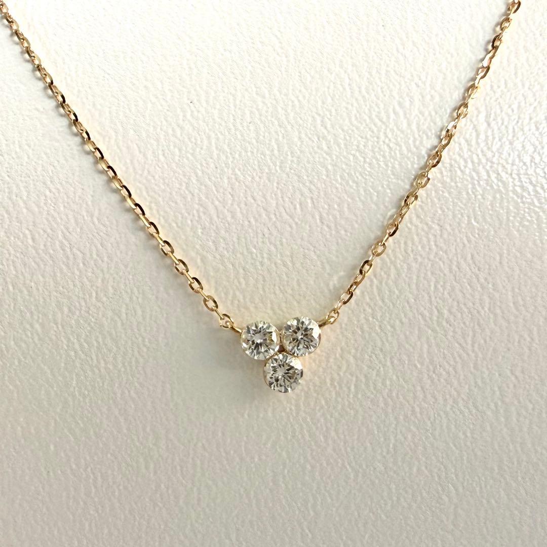 Agete necklace with three 0.15ct diamonds set in K18 gold on a 40cm chain