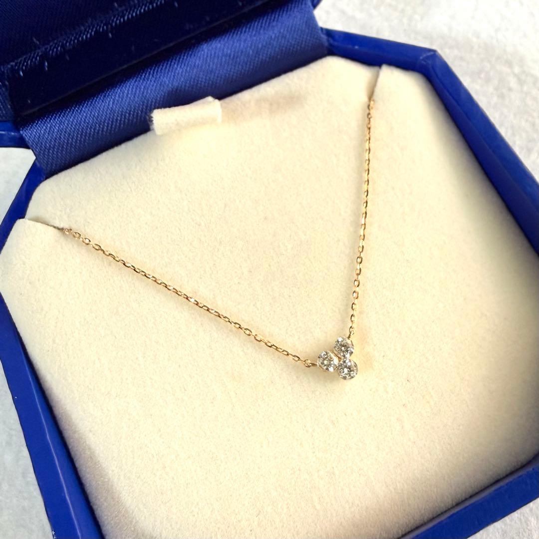 Agete necklace with three 0.15ct diamonds set in K18 gold on a 40cm chain