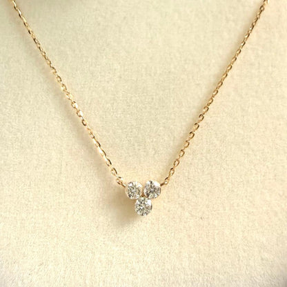 Agete necklace with three 0.15ct diamonds set in K18 gold on a 40cm chain
