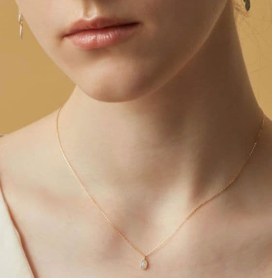 Agate K10 Opal Necklace with 40cm chain and small opal pendant