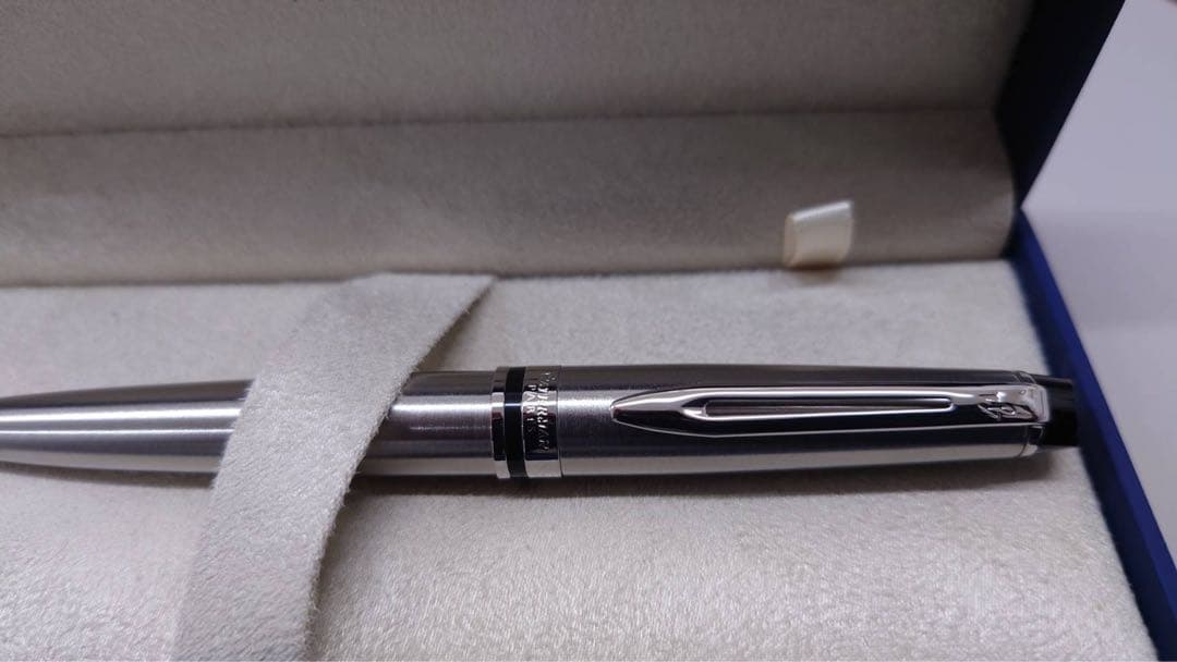 WATERMAN Expert Essential Metallic ballpoint pen made of metal, new condition, shown with guarantee document