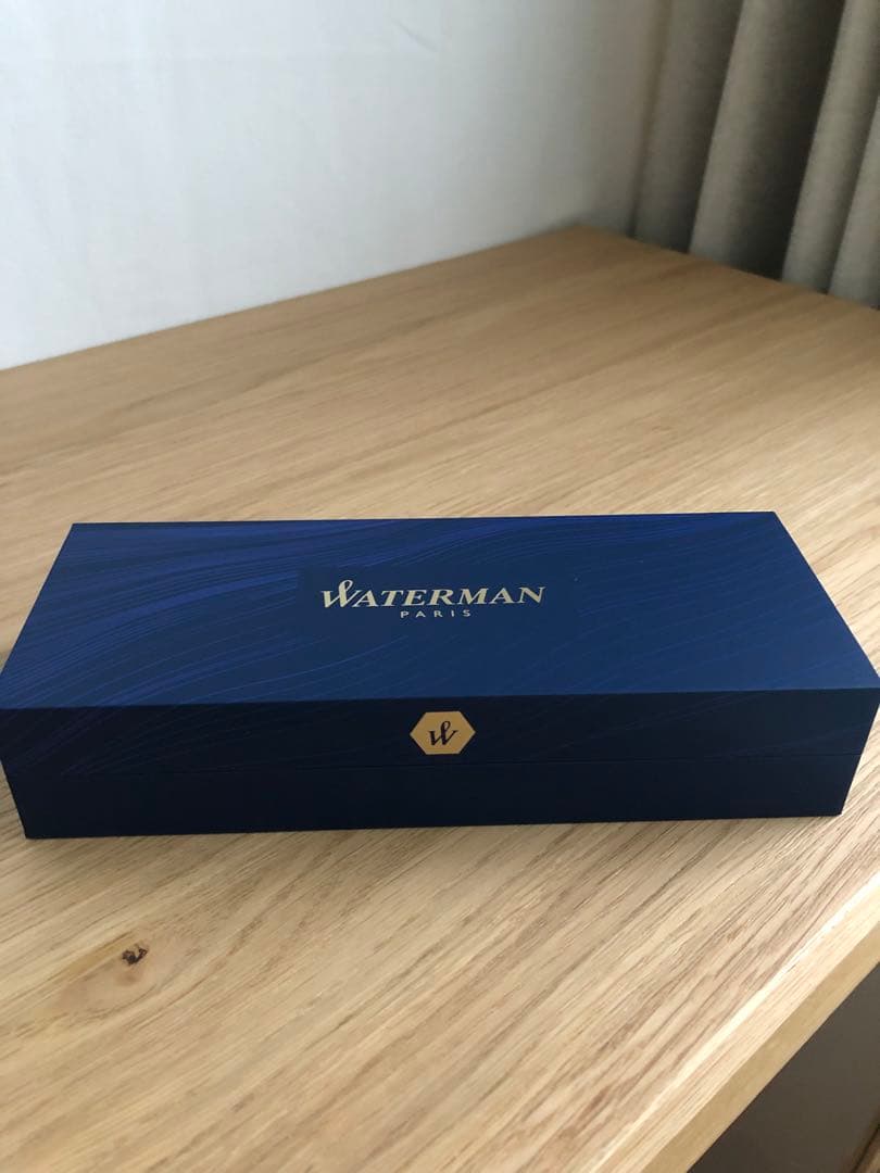 WATERMAN Metropolitan Essential White CT ballpoint pen with chrome trim on a white background