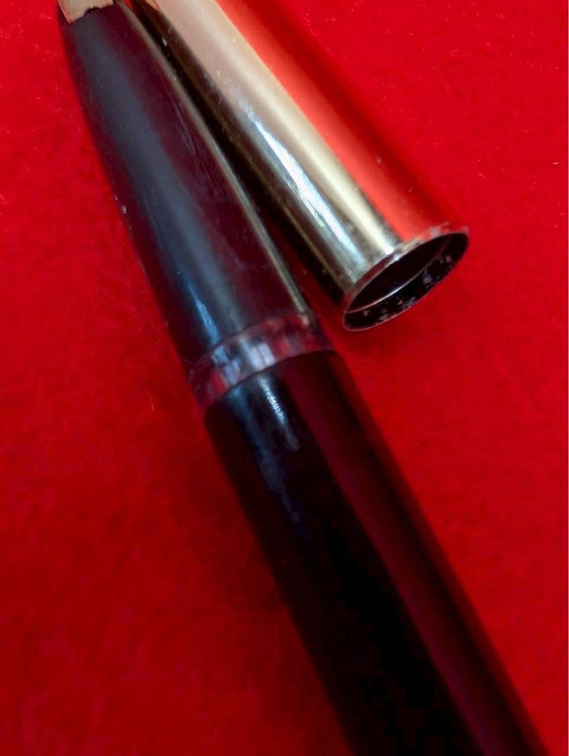 Pilot V Series fountain pen in black with gold accents shown at an angle