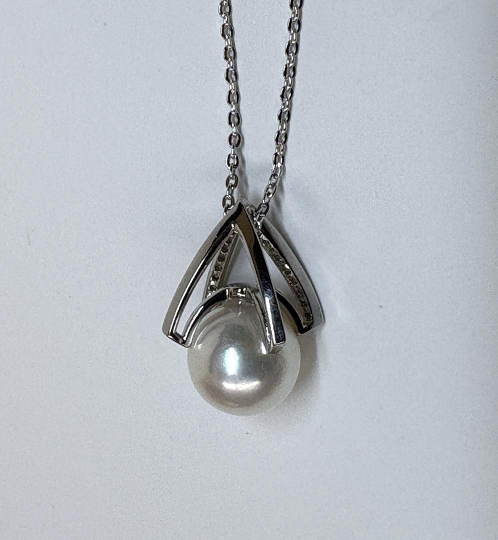 Akoya pearl silver pendant with 8mm white-green pearl, 21 zircon stones, and 40cm silver chain