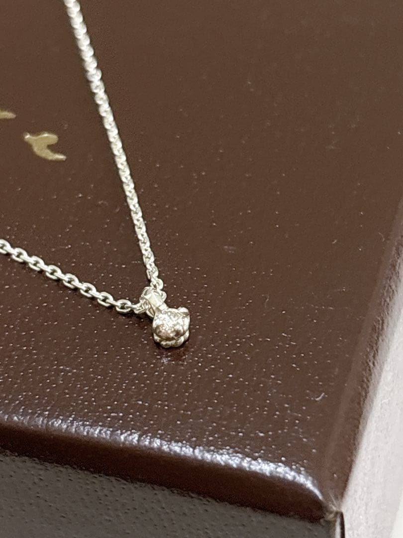 Agete silver necklace with a 40 cm delicate diamond chain on white background