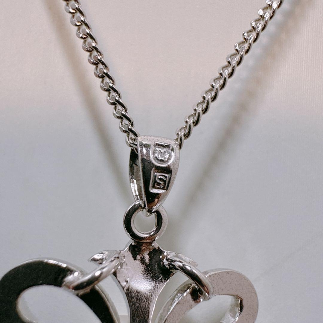 MIKIMOTO silver necklace with Akoya pearl and lily-shaped silver pendant on 40 cm metal chain