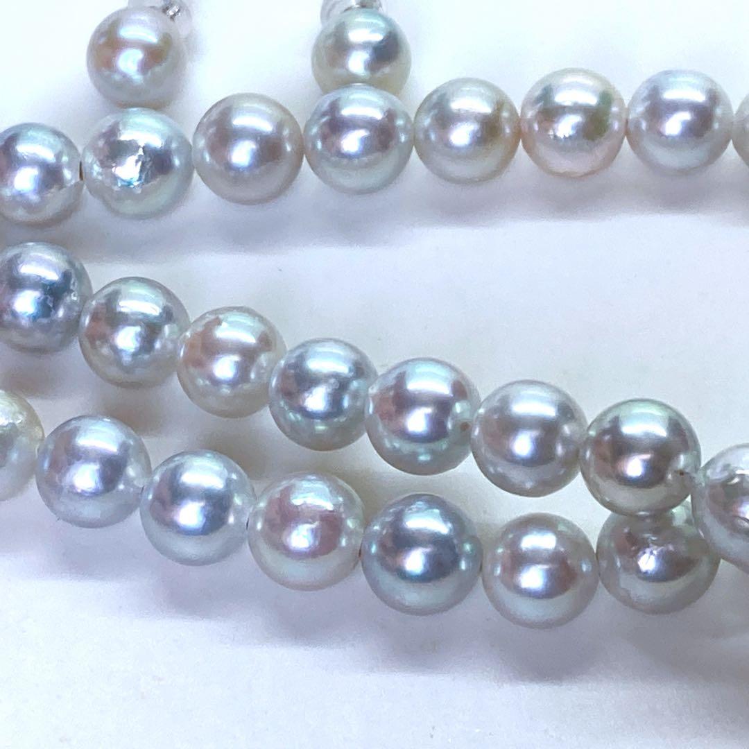 Akoya pearl necklace and earrings set with blue-grey nearly round pearls on silver 925 chain