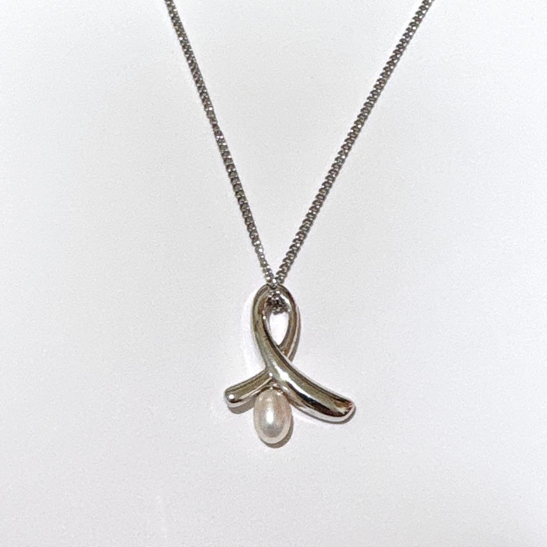 Tasaki genuine pearl necklace with silver pendant, 41cm length, pearls sized 5.7x4.5mm