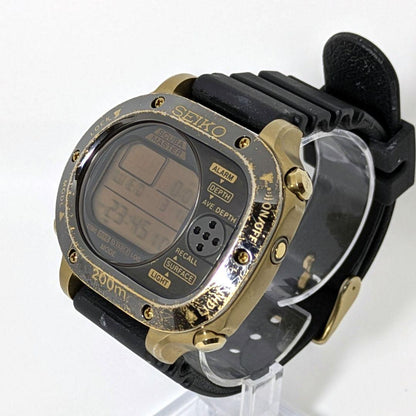 SEIKO SCUBAMASTER M725-5A00 Digital Men's Watch — Japanese