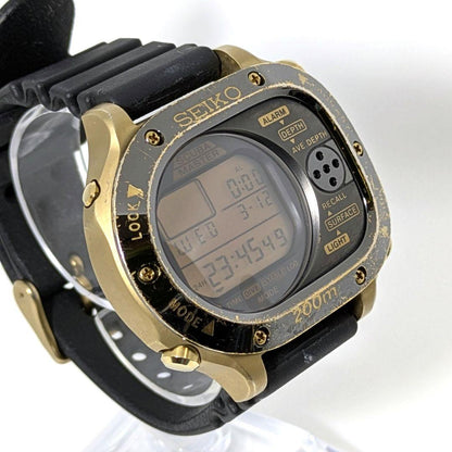 SEIKO SCUBAMASTER M725-5A00 Digital Men's Watch — Japanese