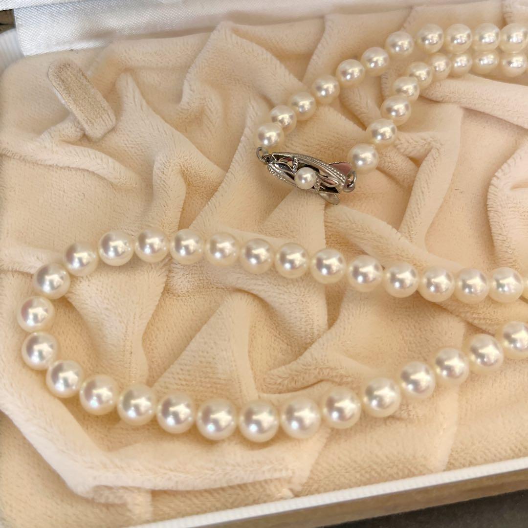 MIKIMOTO K14WG semi-long Akoya pearl necklace with white pearls and white gold clasp, 55cm length