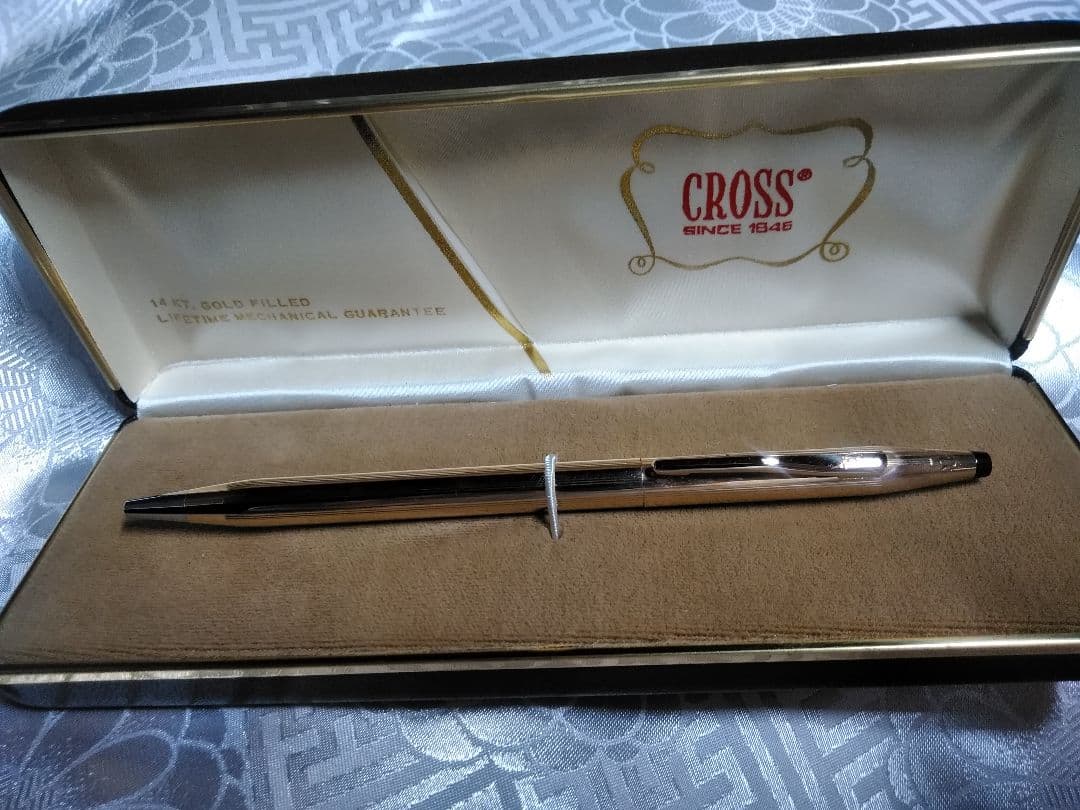 CROSS Classic Century ballpoint pen made of 14K PVD metal, model 1980, shown in gold finish