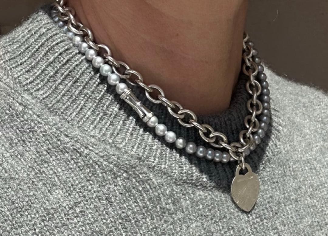 Tasaki Necklace featuring 6.4 mm round gray pearls with pink to green color tones on a 42 cm chain