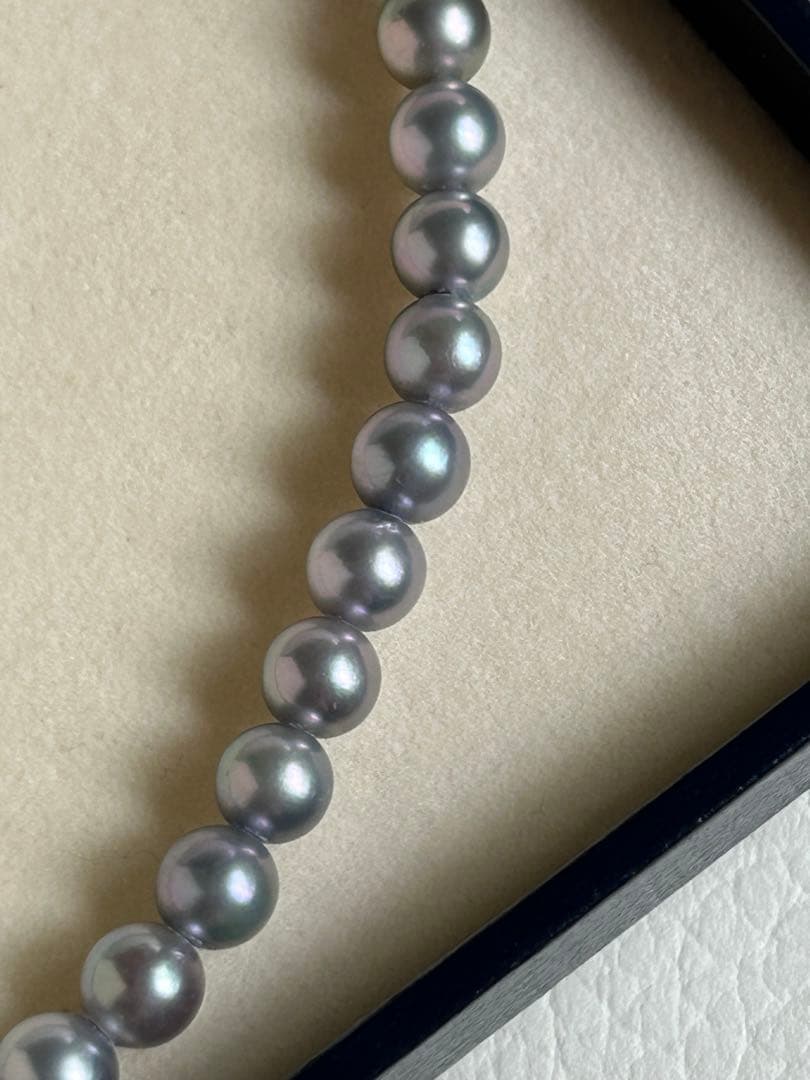 Tasaki Necklace featuring 6.4 mm round gray pearls with pink to green color tones on a 42 cm chain