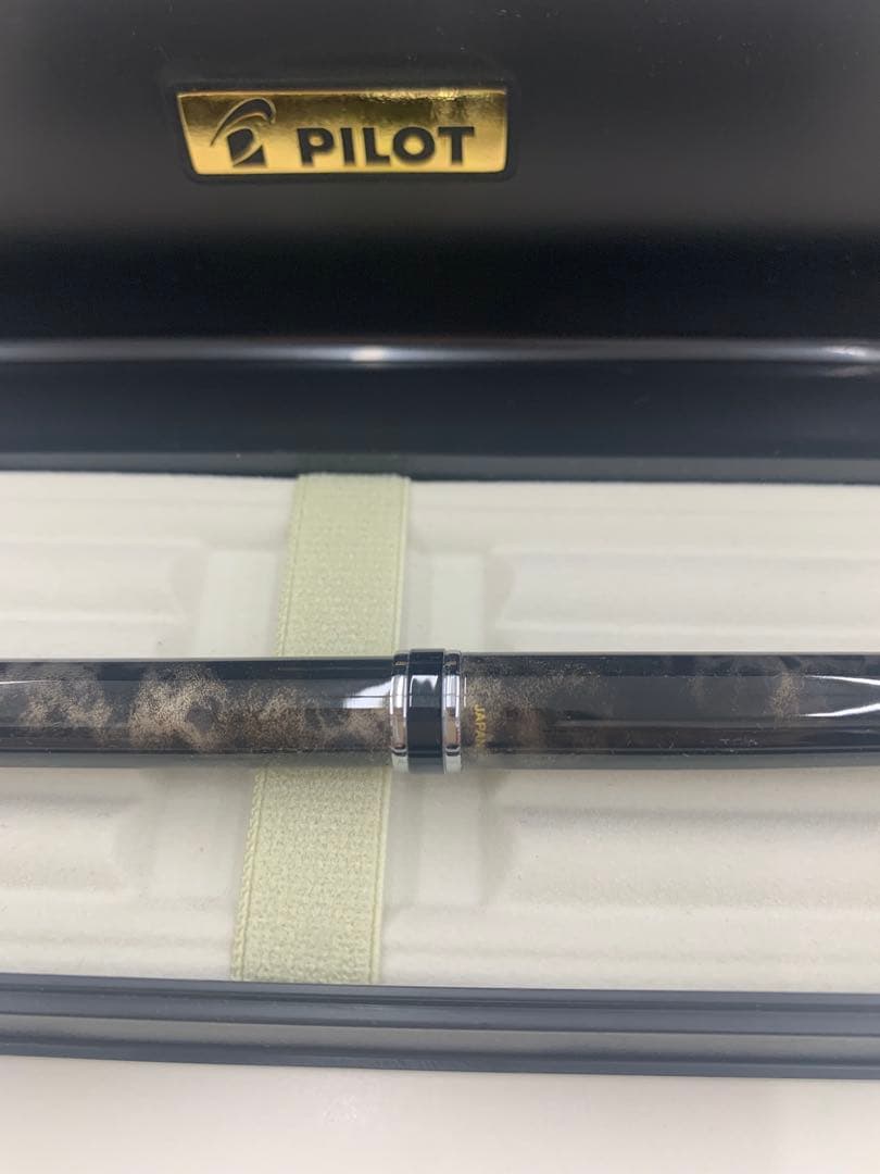 Pilot Twist Ballpoint Pen Gran Segrema Marble with black ink and sleek marble design