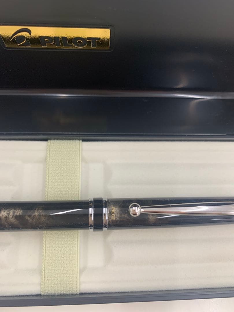 Pilot Twist Ballpoint Pen Gran Segrema Marble with black ink and sleek marble design