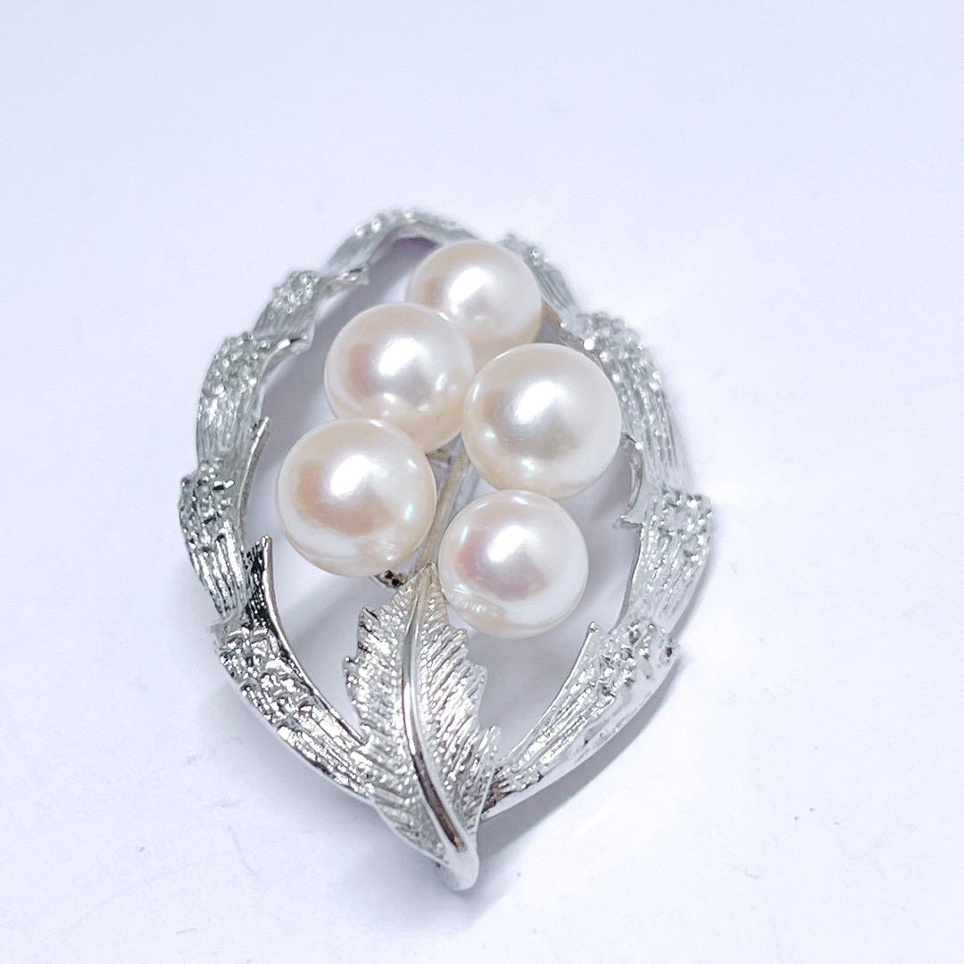 MIKIMOTO pearl necklace top featuring 6.2-6.8mm pearls on silver material shown on white background
