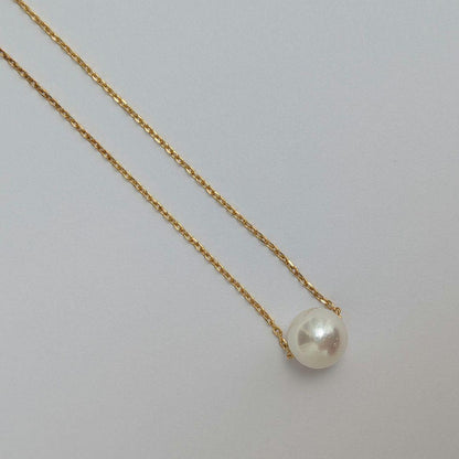 SV925 Akoya pearl necklace with a single 7.5 to 8mm pearl and silver 925 gold color clasp