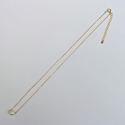 SV925 Akoya pearl necklace with a single 7.5 to 8mm pearl and silver 925 gold color clasp