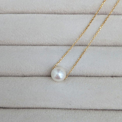 SV925 Akoya pearl necklace with a single 7.5 to 8mm pearl and silver 925 gold color clasp