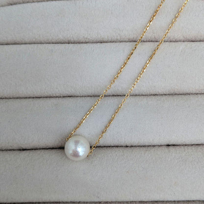 SV925 Akoya pearl necklace with a single 7.5 to 8mm pearl and silver 925 gold color clasp