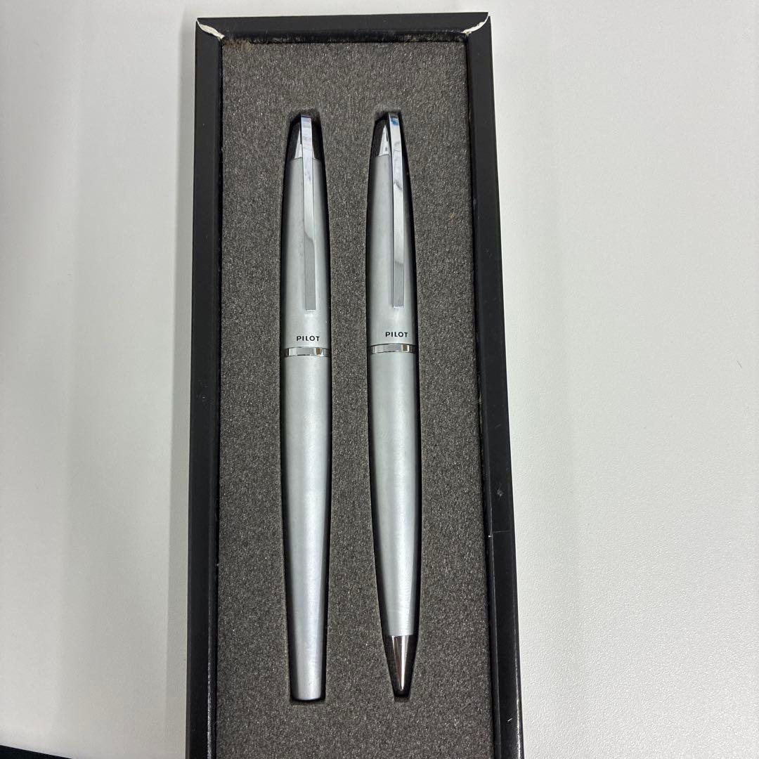 PILOT silver fountain pen and ballpoint pen set showing both pens side by side