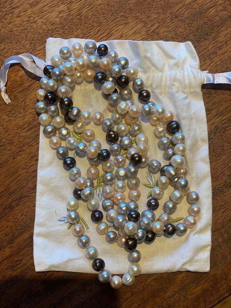 Bijou de M Pearl Necklace 160cm length with lustrous pearls and guarantee certificate