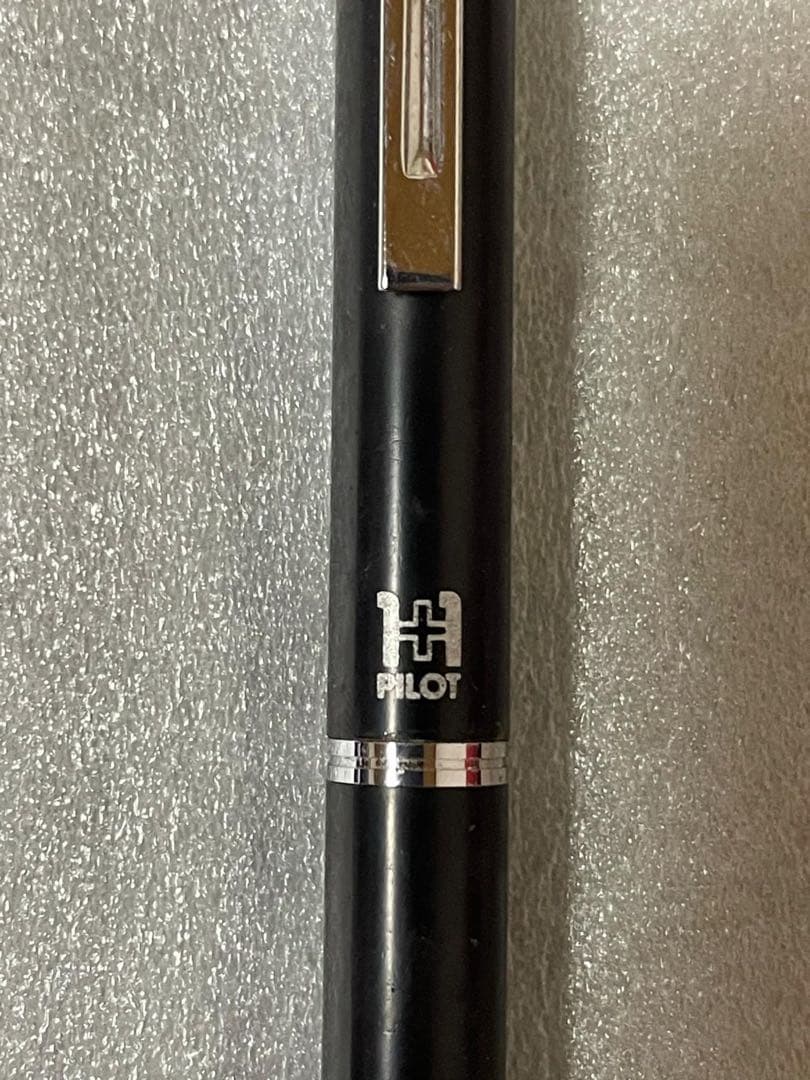 PILOT 1+1 set featuring one mechanical pencil and one ballpoint pen on white background