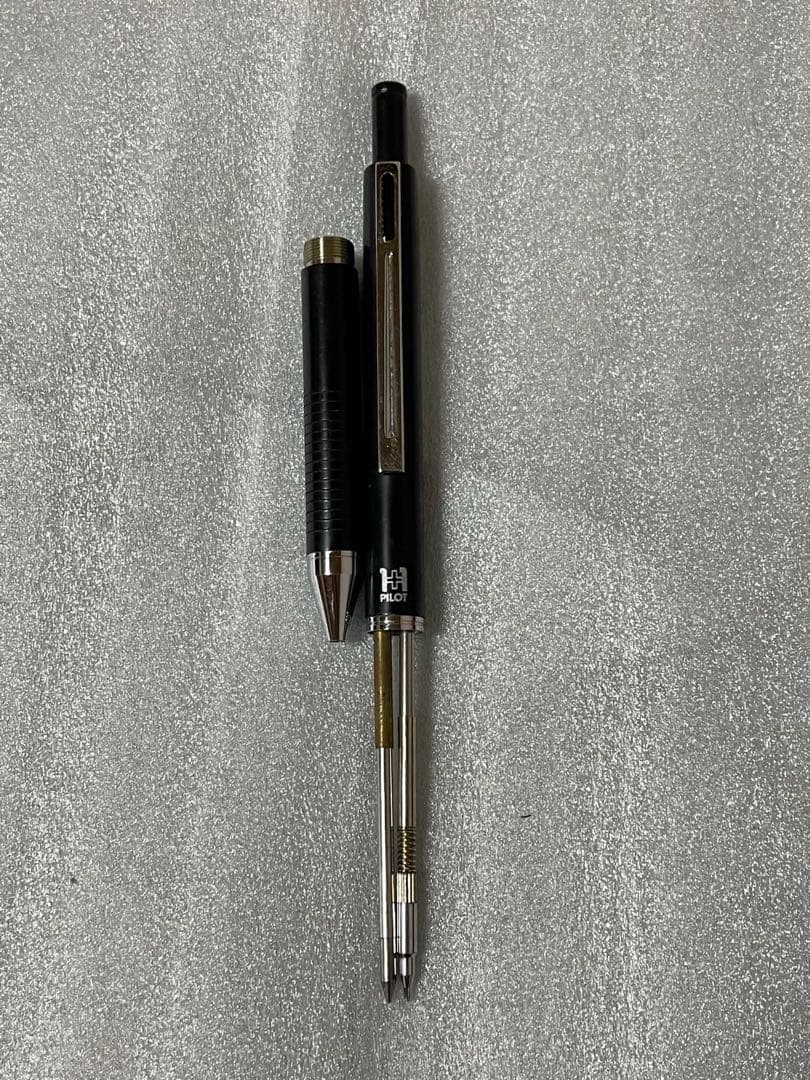 PILOT 1+1 set featuring one mechanical pencil and one ballpoint pen on white background