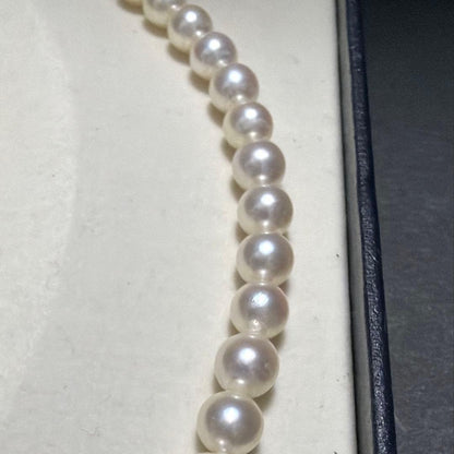 Tasaki Akoya pearl necklace featuring 7.5mm genuine pearls on a 42cm silver chain with high luster